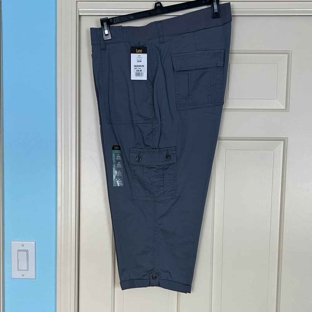 Lee’s Women’s plus capri pants